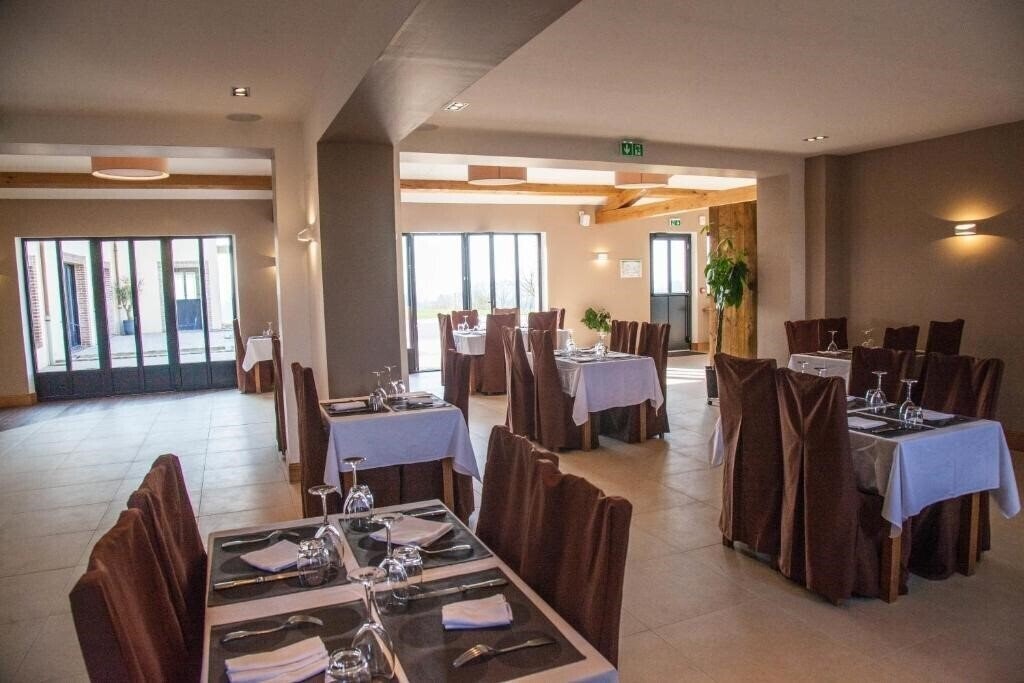 Фотографія Auberge du Moulin a Vent, The Originals Relais 3*