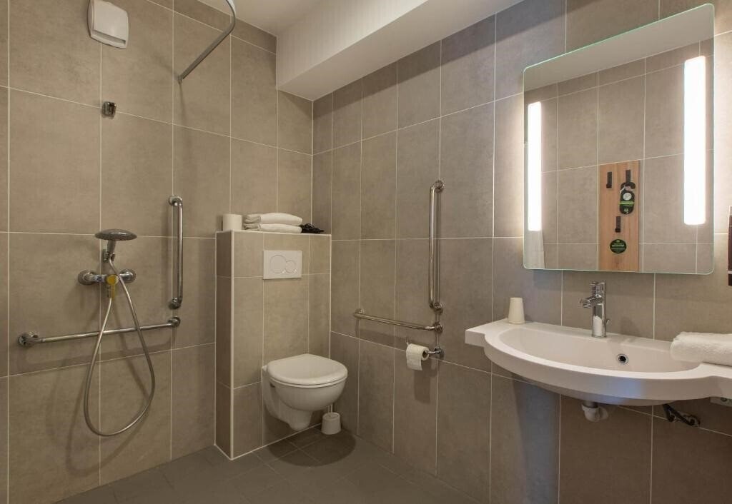 Фотография B&B Hotel Orleans Saran 3*