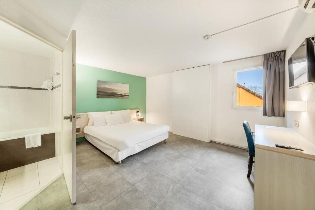 Фото Comfort Hotel Orleans Saran 3*