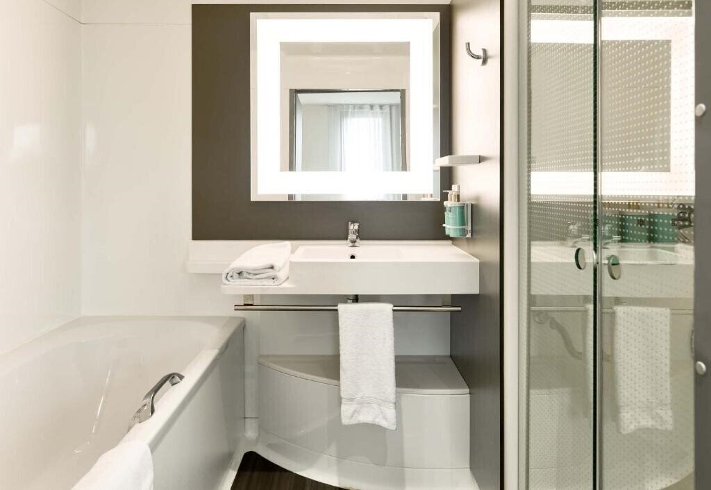 Фотографія B&B Hotel Paris Grand Roissy CDG Aeroport 4*