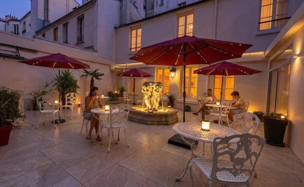 Отель Agate Hotel 3*