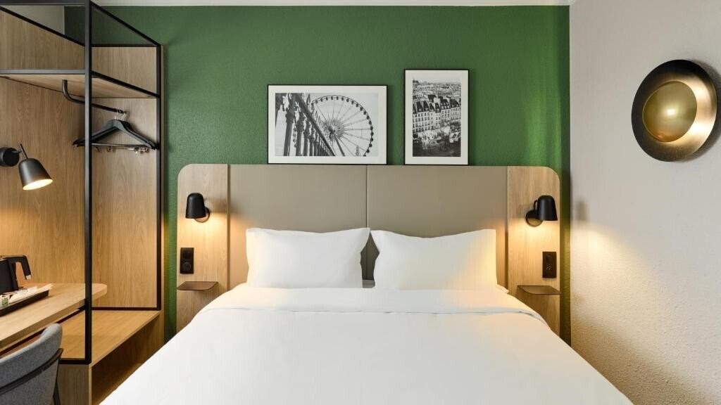 Отель Campanile Paris Est Porte de Bagnolet 3*