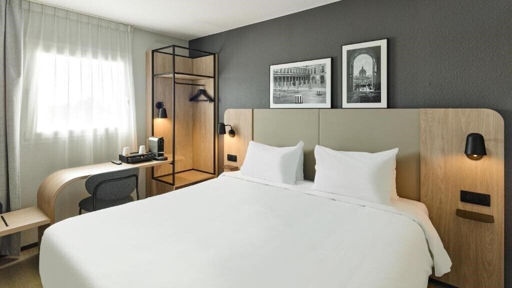 Фото Campanile Paris Est Porte de Bagnolet 3*