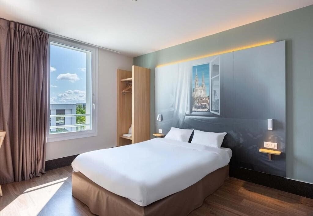 Фото B&B Hotel Chartres Oceane 2*