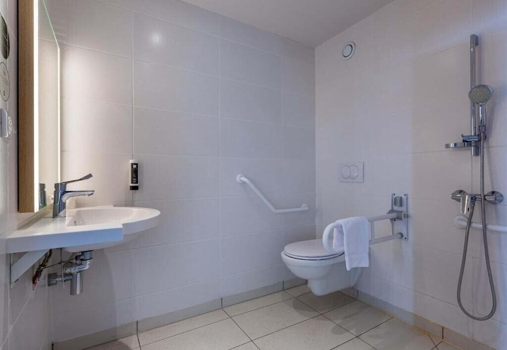 Фотографія B&B Hotel Chartres Oceane 2*
