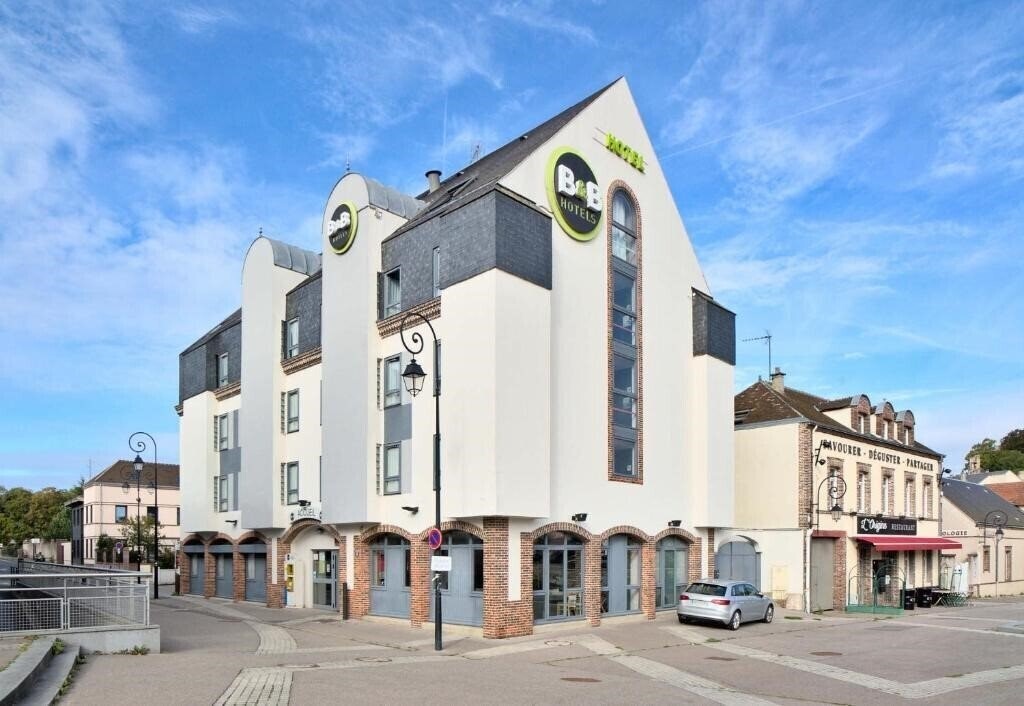 Готель B&B Hotel Dreux Centre 2*