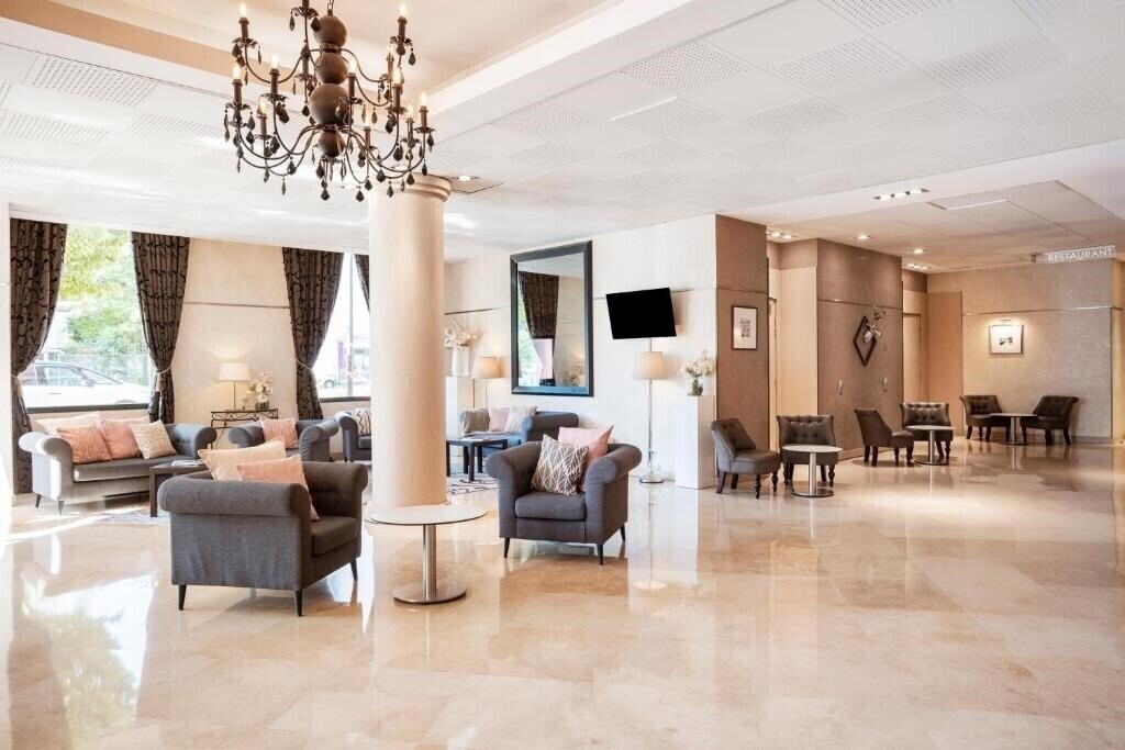 Фотографія Residhome Paris Evry 4*