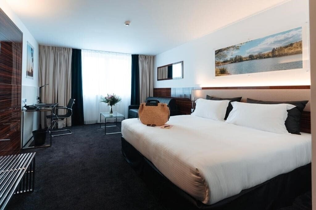 Картинка Westotel Taverny Paris Val d'Oise 4*