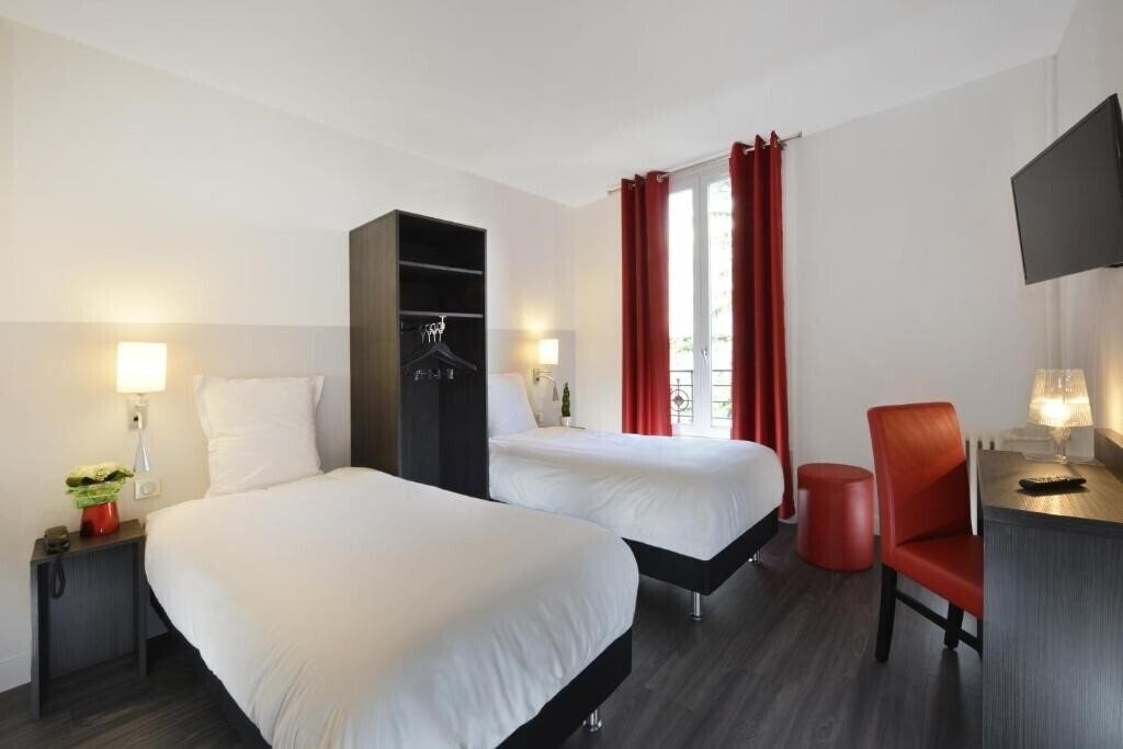 Фото Hotel Douglas (ex. Douglas Paris, Douglas Puteaux) 3*
