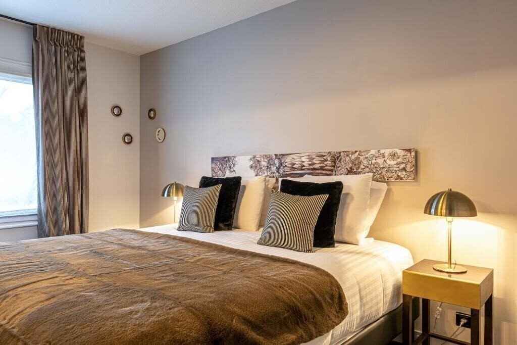 Готель Hotel le Quorum Saint Cloud 3*