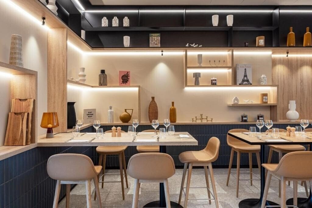 Отель Courtyard by Paris Charles de Gaulle Airport 4*