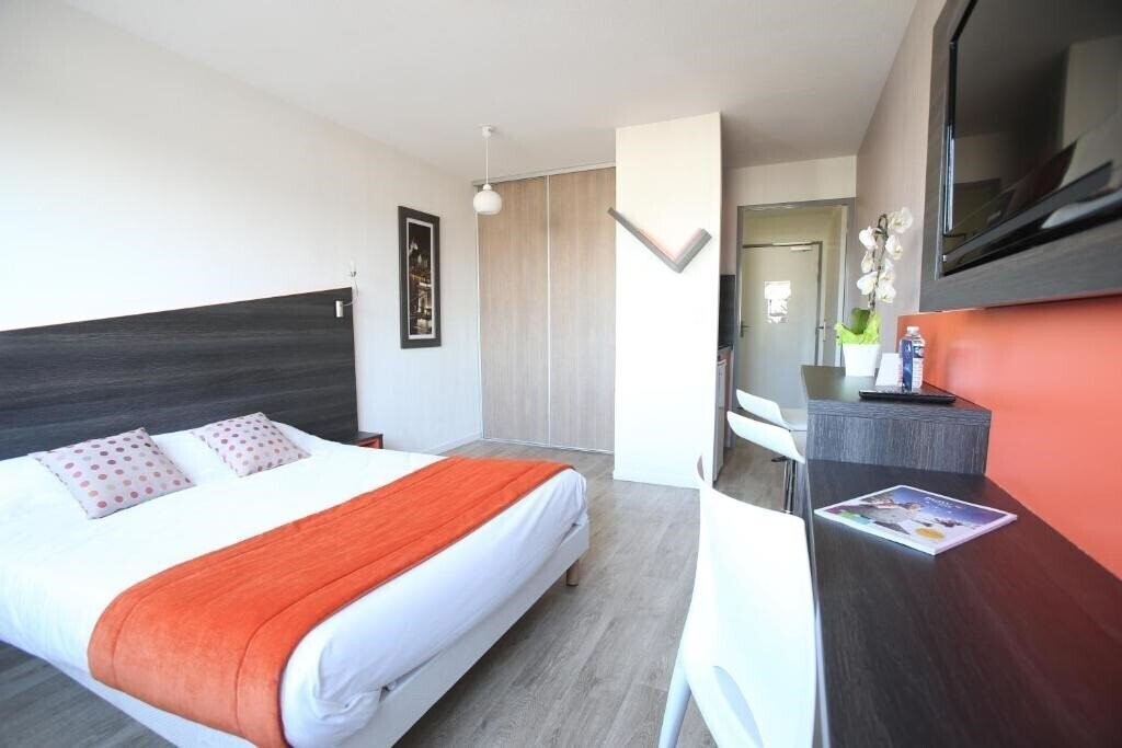 Готель Adonis Paris Sud 3*