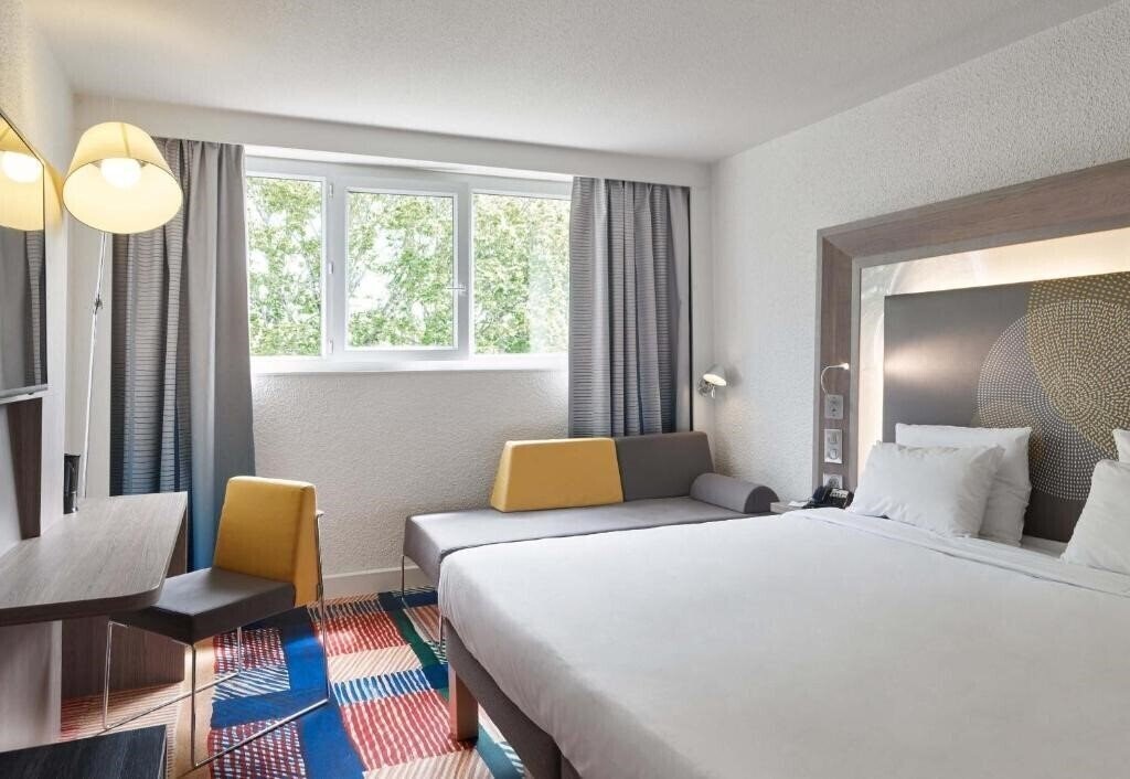 Фото B&B Hotel Cergy Port 4*