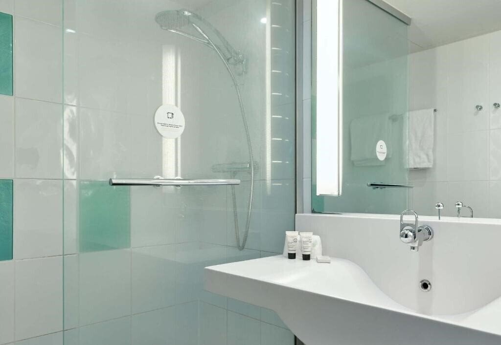 Фотография B&B Hotel Cergy Port 4*