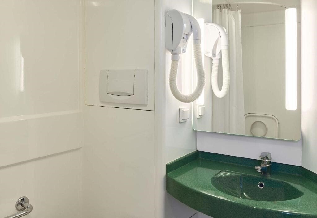 Фотография B&B Hotel Paris Nord 2 CDG Aeroport 3*