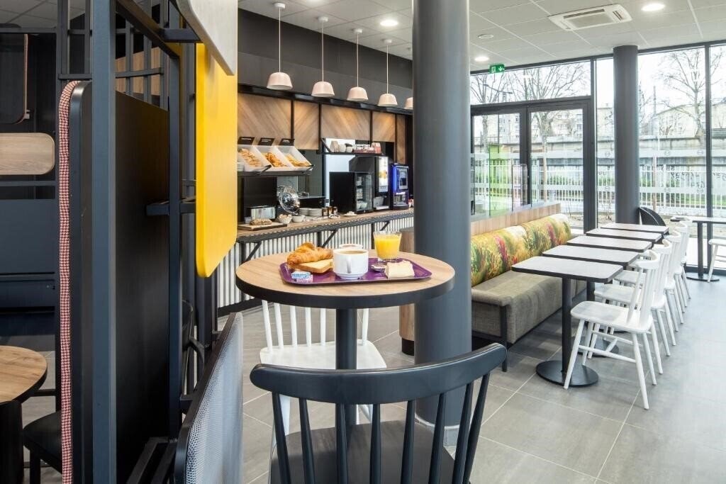 Картинка B&B Hotel Nanterre Rueil Malmaison 3*