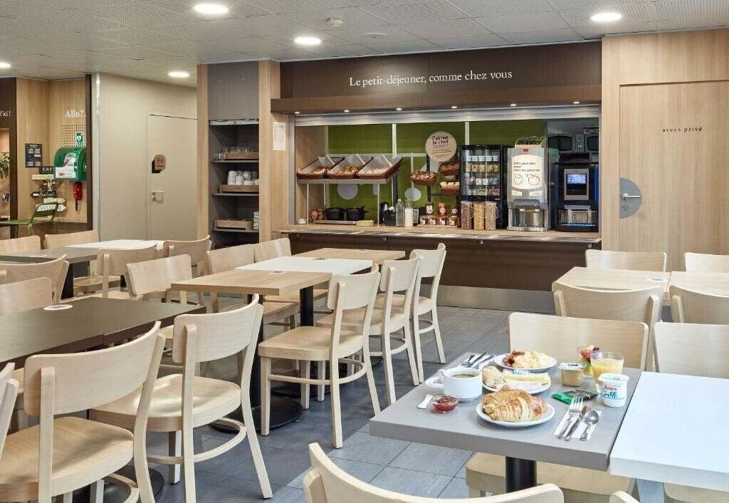 Фотография B&B Hotel Orly Chevilly Marche International 3*