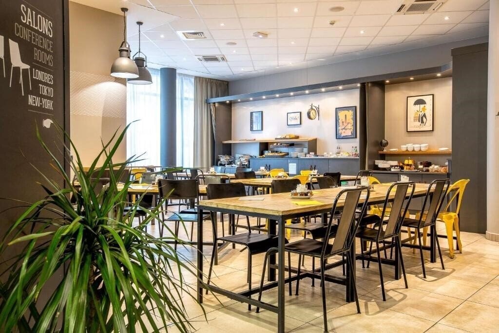 Фотография Best Western Plus Hotel Suitcase Paris La Defense 4*