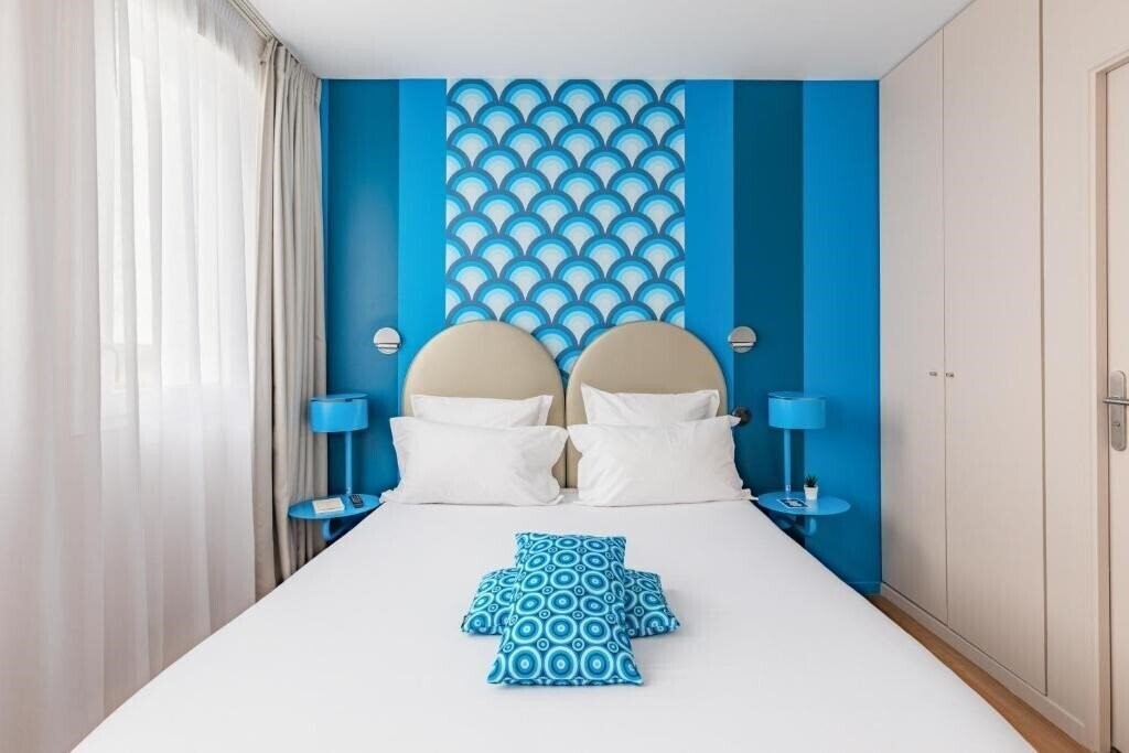 Отель Appart'City Collection Paris Velizy 4*