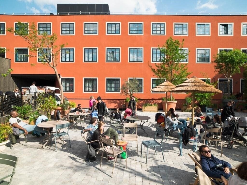 Готель MOB Hotel Paris les Puces (ex. Mob Hotel of The People) 3*