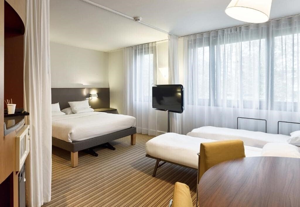 Фото B&B Home Velizy 4*