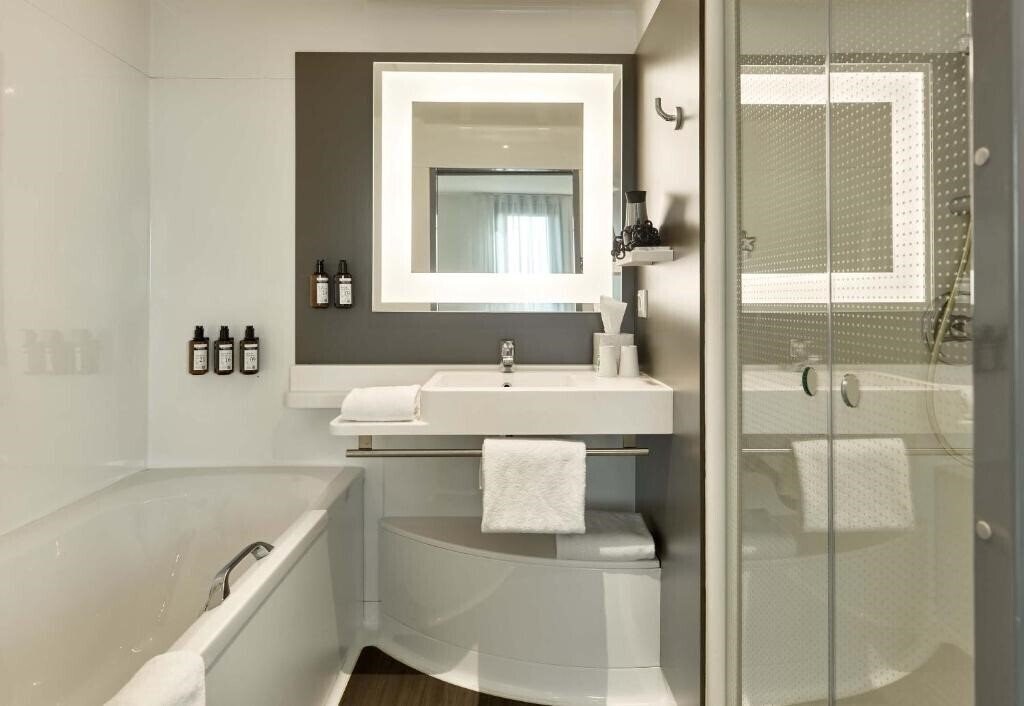 Фотографія B&B Home Velizy 4*