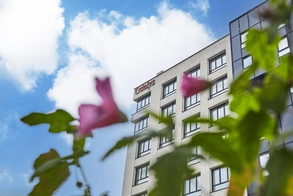 Изображение Appart Hotel Odalys City Paris Rueil Malmaison (ex. Residence Odalys Paris Rueil) 3*