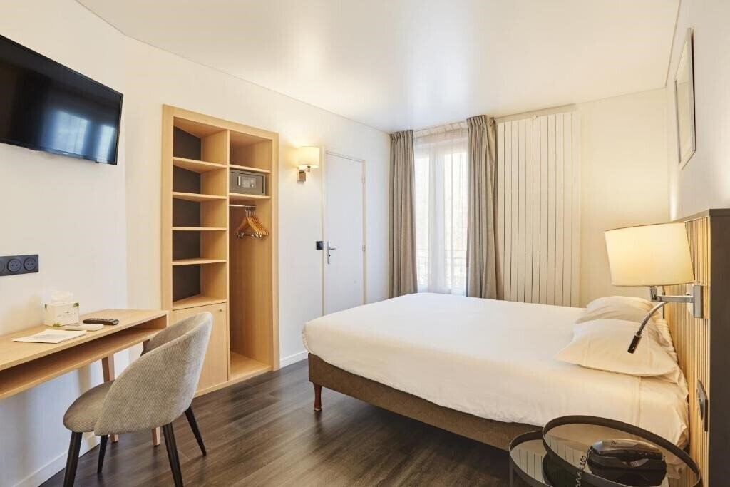 Отель Hotel Gabriel Issy Paris 3*