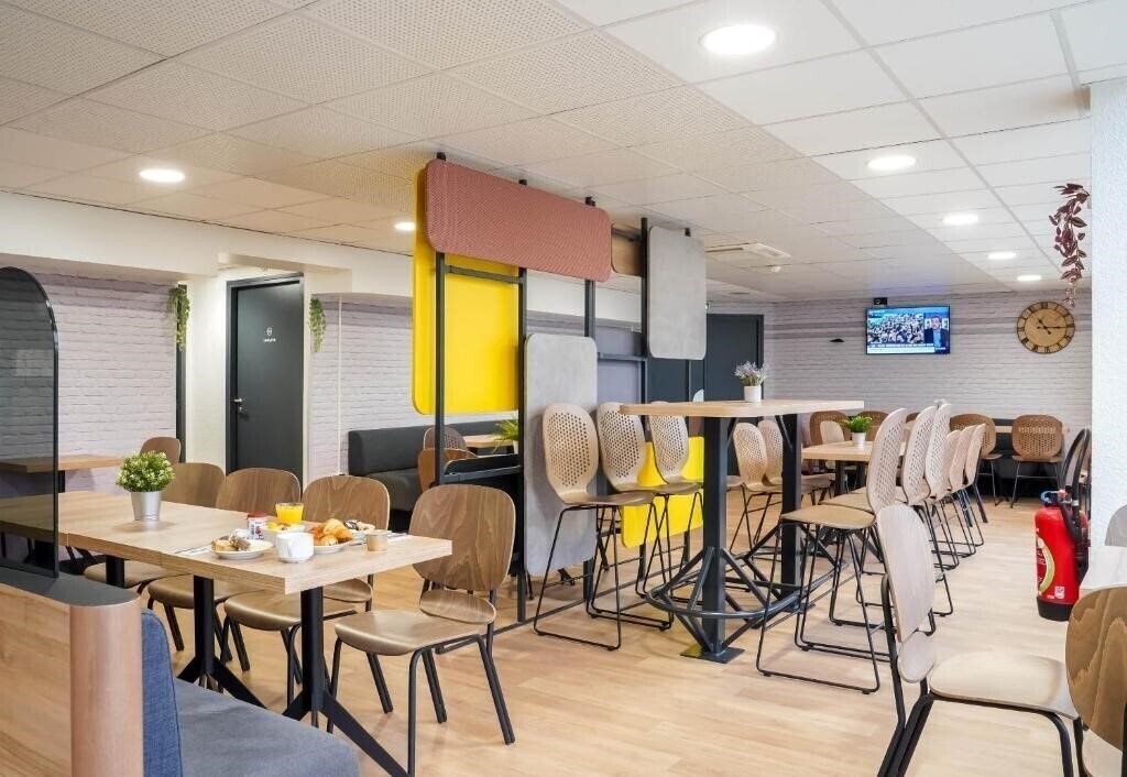 Картинка B&B Hotel Paris Chatillon 3*