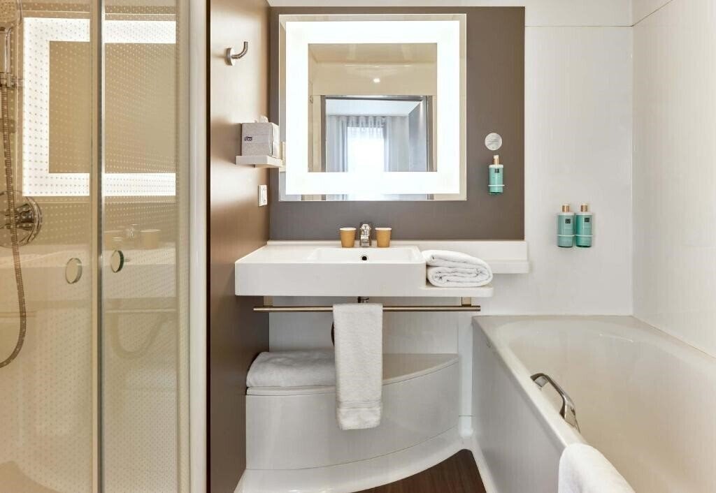 Фотография B&B Home Rueil Malmaison Gare 4*