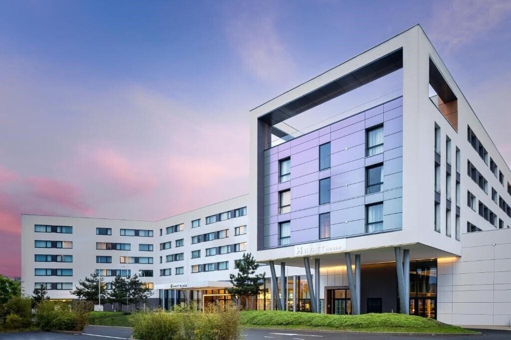 Готель Hyatt Place Paris Charles de Gaulle Airport 4*