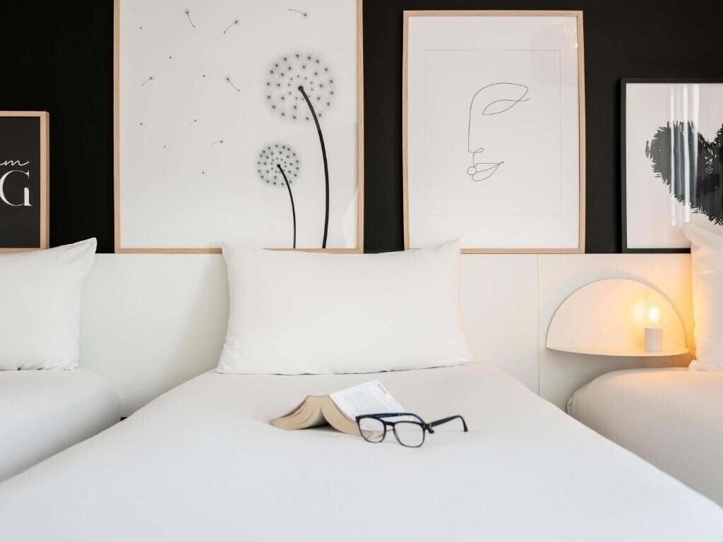 Фото Ibis Styles Paris Gare De L'Est Chateau Landon 3*