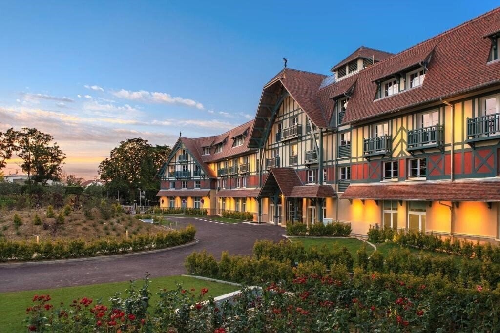Отель Renaissance Paris Hippodrome de St. Cloud Hotel 4*