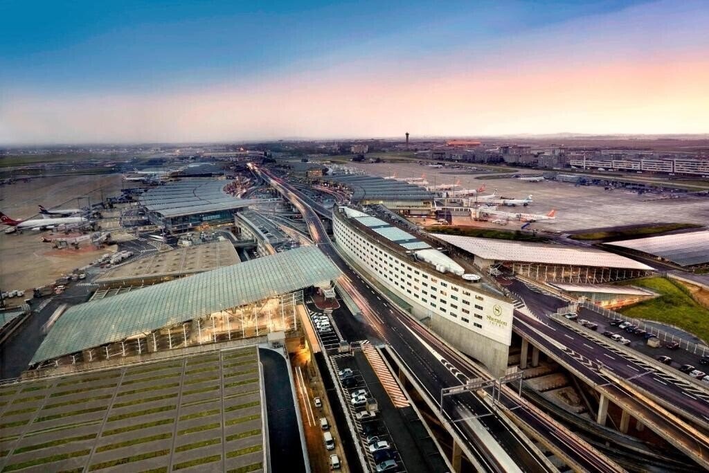 Отель Sheraton Paris Charles de Gaulle Airport Hotel 4*