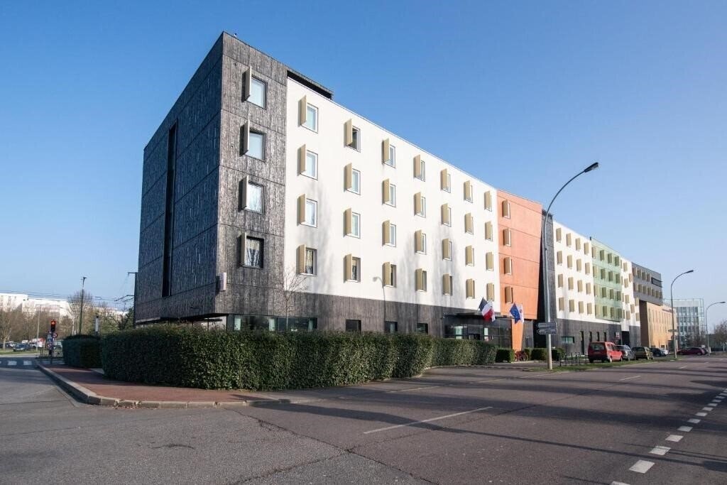 Отель Best Western Plus Paris Velizy 4*
