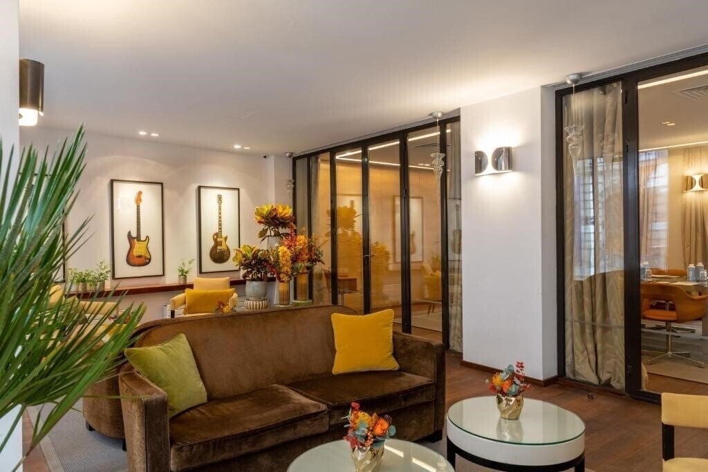 Готель Hotel Le Colisee 3*