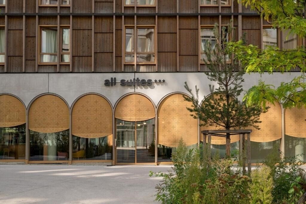 Отель All Suites Hotel Paris Pleyel L’Ile Saint Denis 3*