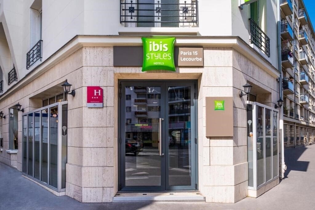Готель Ibis Styles Paris 15 Lecourbe 3*