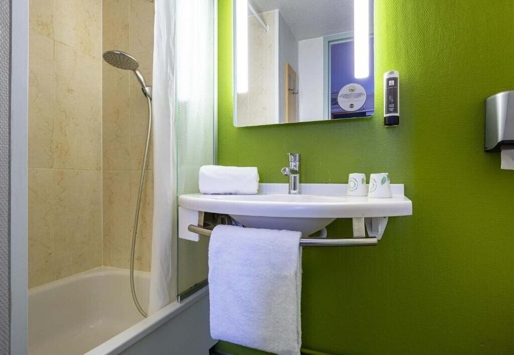 Зображення B&B Hotel Chartres Le Forum 2*