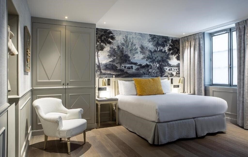 Готель Hotel Charles V 4*