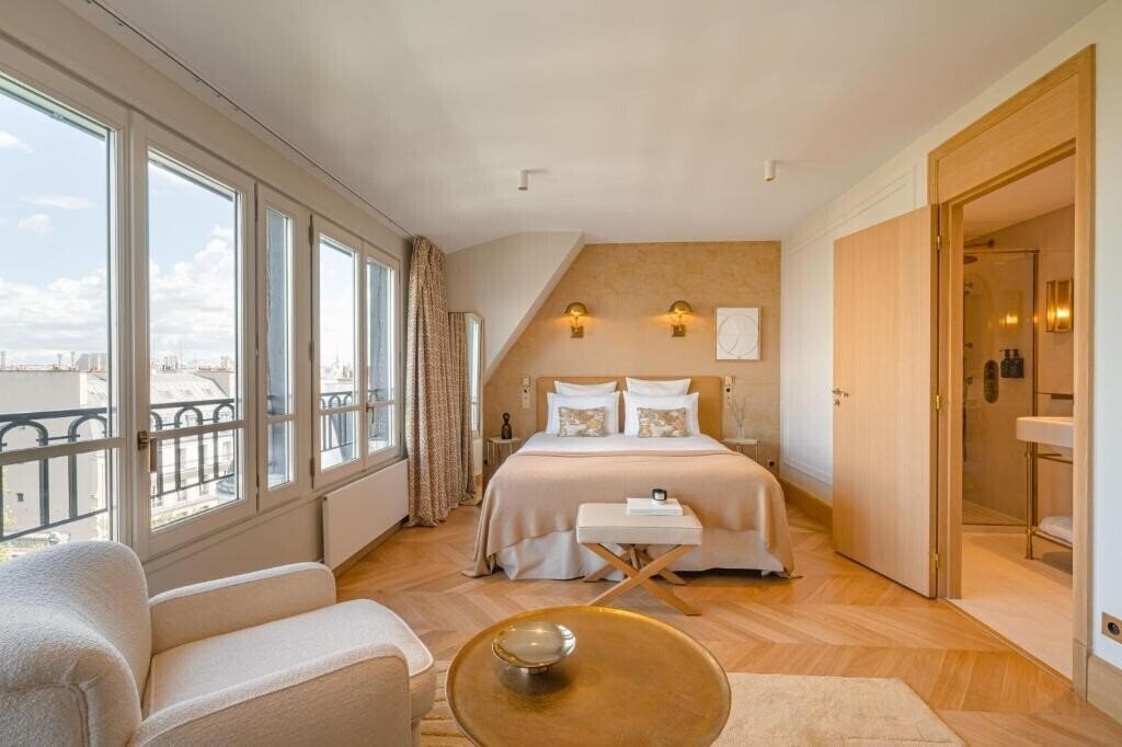 Отель Madison Hotel 4*