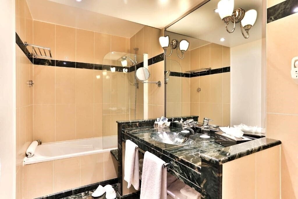 Изображение Fraser Suites Le Claridge Champs-Elysees 5*