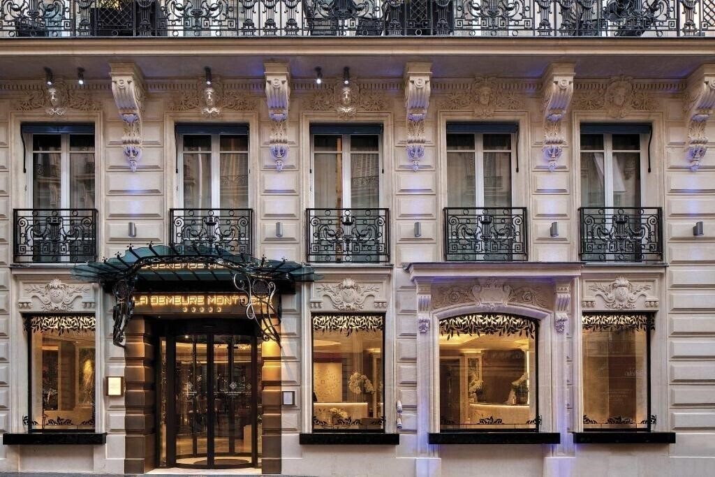 Отель La Demeure Montaigne 5*