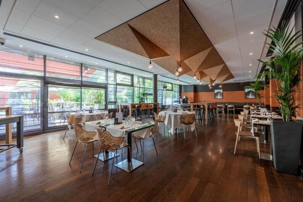 Фотографія DoubleTree by Hilton Paris Boulogne 4*