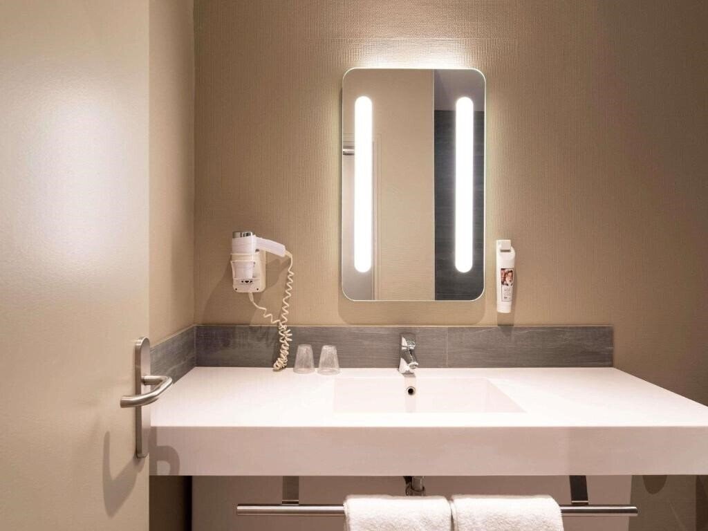 Картинка Ibis Paris Tour Montparnasse 15eme 3*