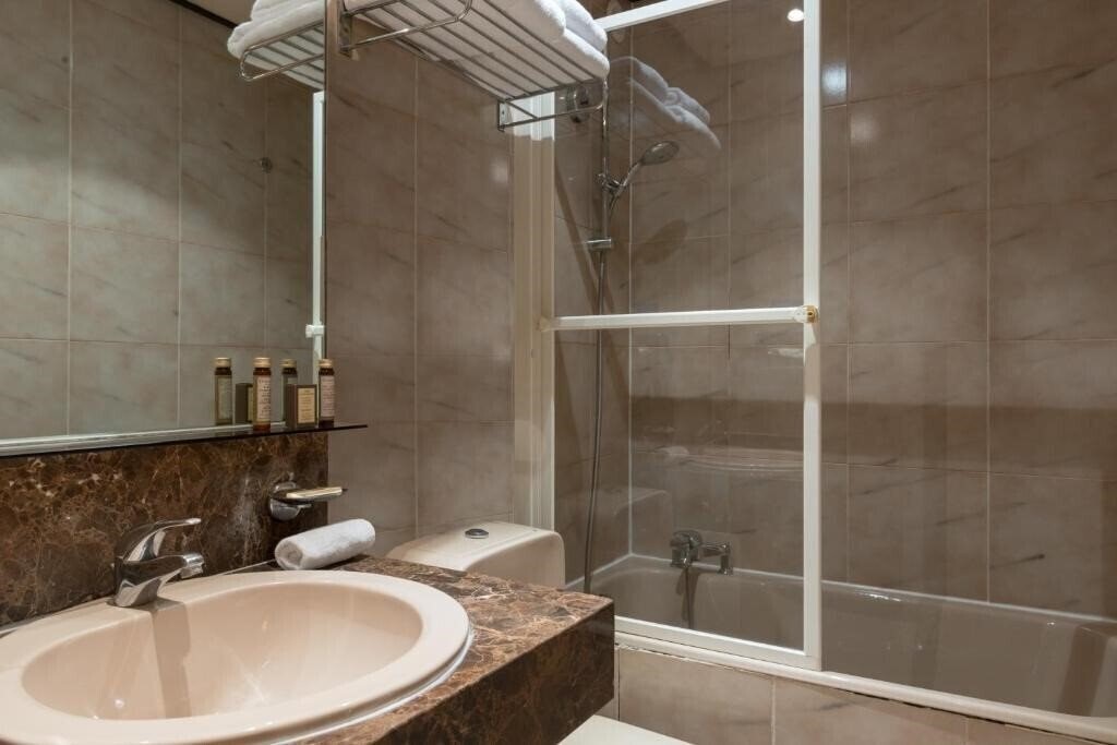 Фото Neuilly Park Hotel 3*