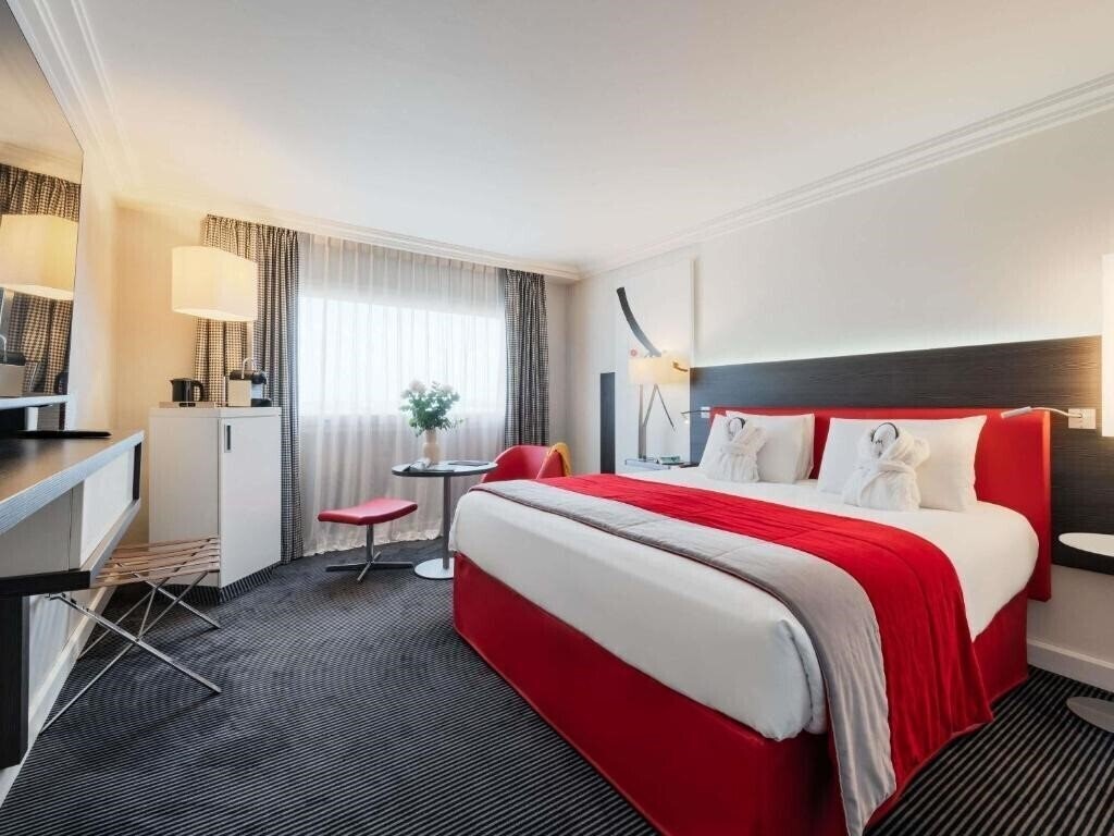 Готель Mercure Paris CDG Airport 4*