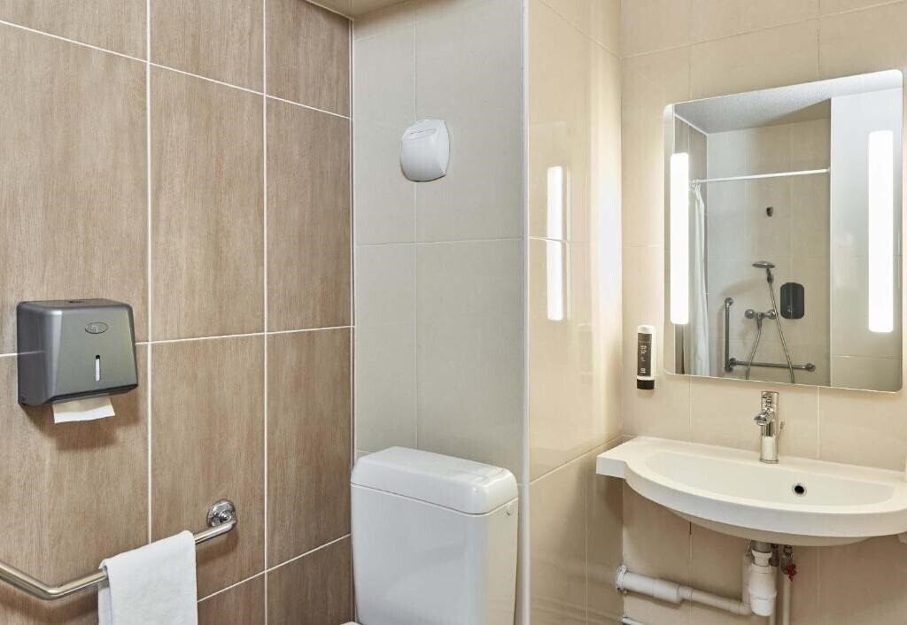Фотография B&B Hotel Orgeval 2*