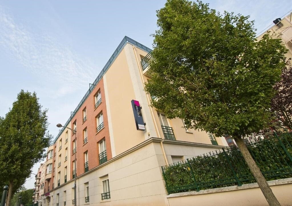 Готель Cerise Paris Chatou 3*
