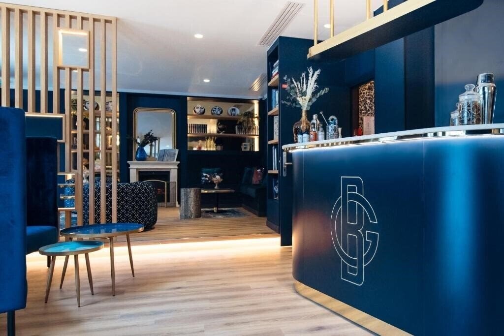 Отель Bleu de Grenelle 4*